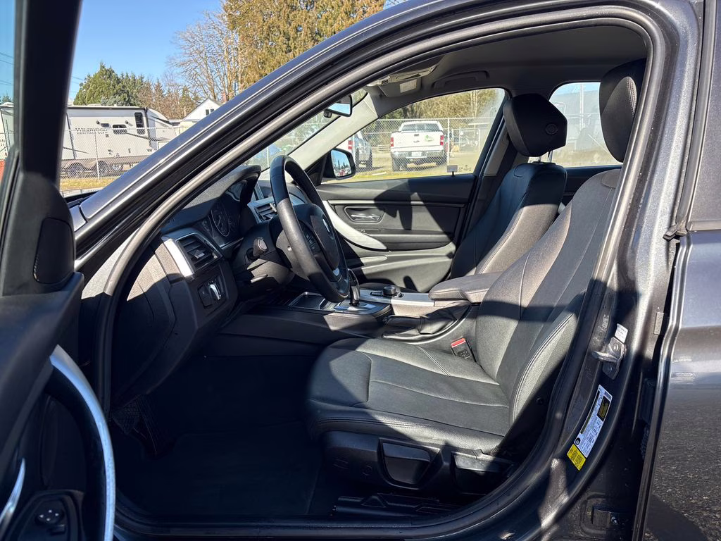 2018 Mineral Gray Metallic BMW 3 Series 320i RWD Sedan