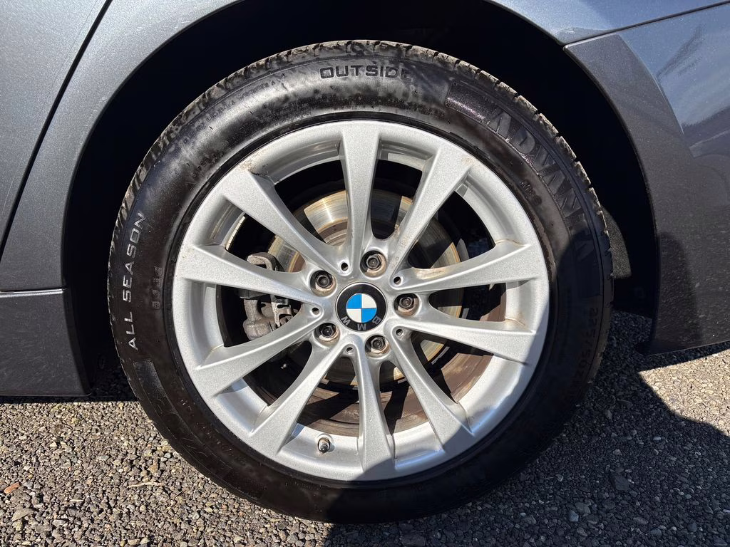 2018 Mineral Gray Metallic BMW 3 Series 320i RWD Sedan