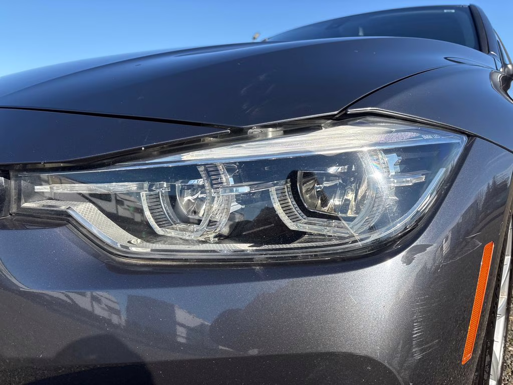 2018 Mineral Gray Metallic BMW 3 Series 320i RWD Sedan