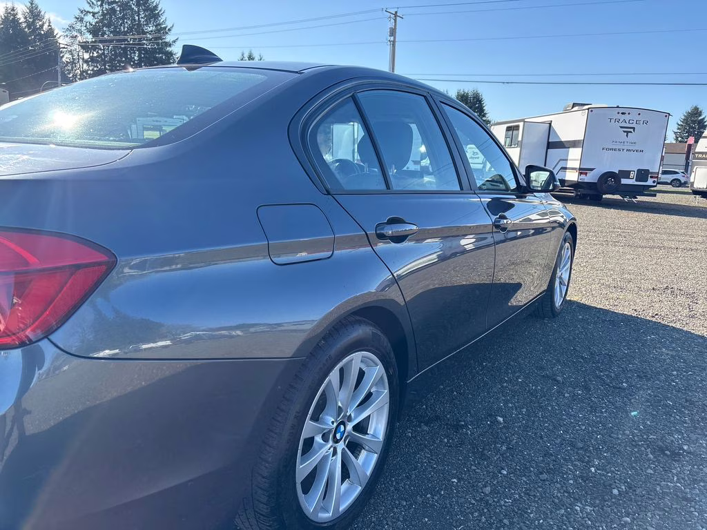 2018 Mineral Gray Metallic BMW 3 Series 320i RWD Sedan
