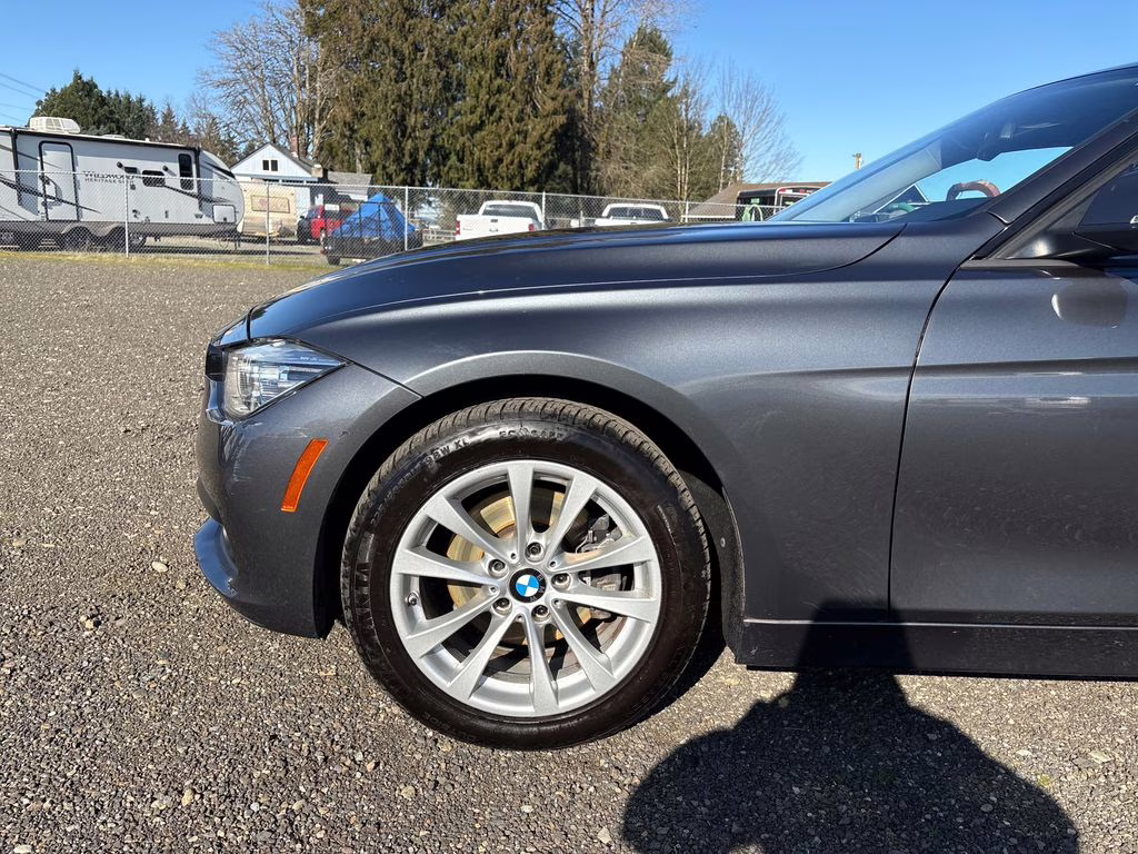 2018 Mineral Gray Metallic BMW 3 Series 320i RWD Sedan
