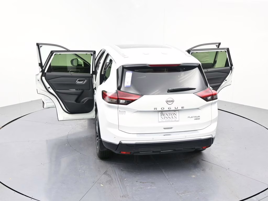 2026 Everest White Pearl Tricoat Nissan Rogue Platinum AWD SUV