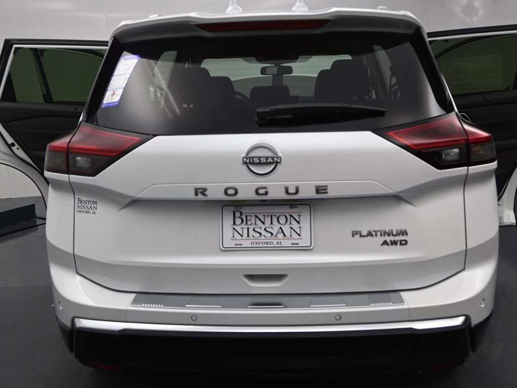 2026 Everest White Pearl Tricoat Nissan Rogue Platinum AWD SUV