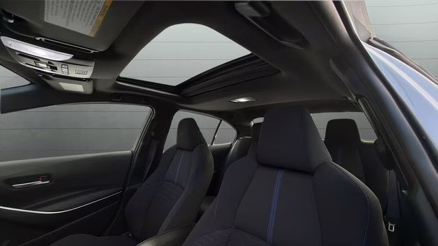 2020 Blizzard Pearl Toyota Corolla SE FWD Sedan