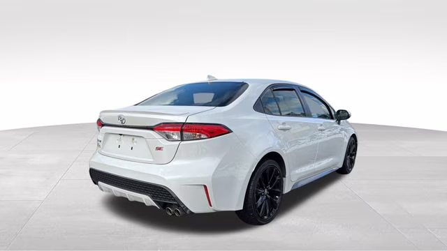 2020 Blizzard Pearl Toyota Corolla SE FWD Sedan