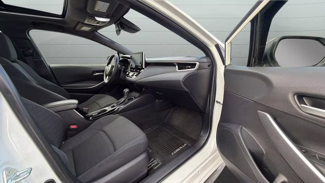 2020 Blizzard Pearl Toyota Corolla SE FWD Sedan