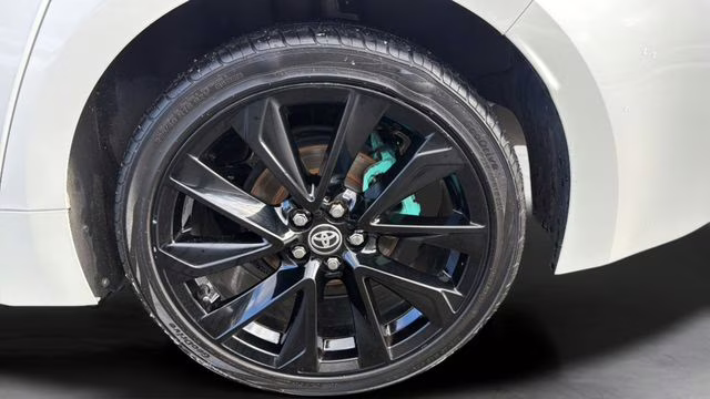 2020 Blizzard Pearl Toyota Corolla SE FWD Sedan