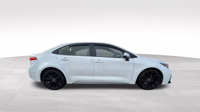 2020 Blizzard Pearl Toyota Corolla SE FWD Sedan
