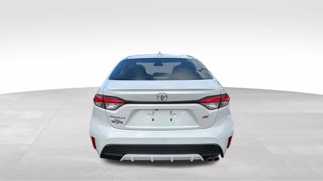 2020 Blizzard Pearl Toyota Corolla SE FWD Sedan