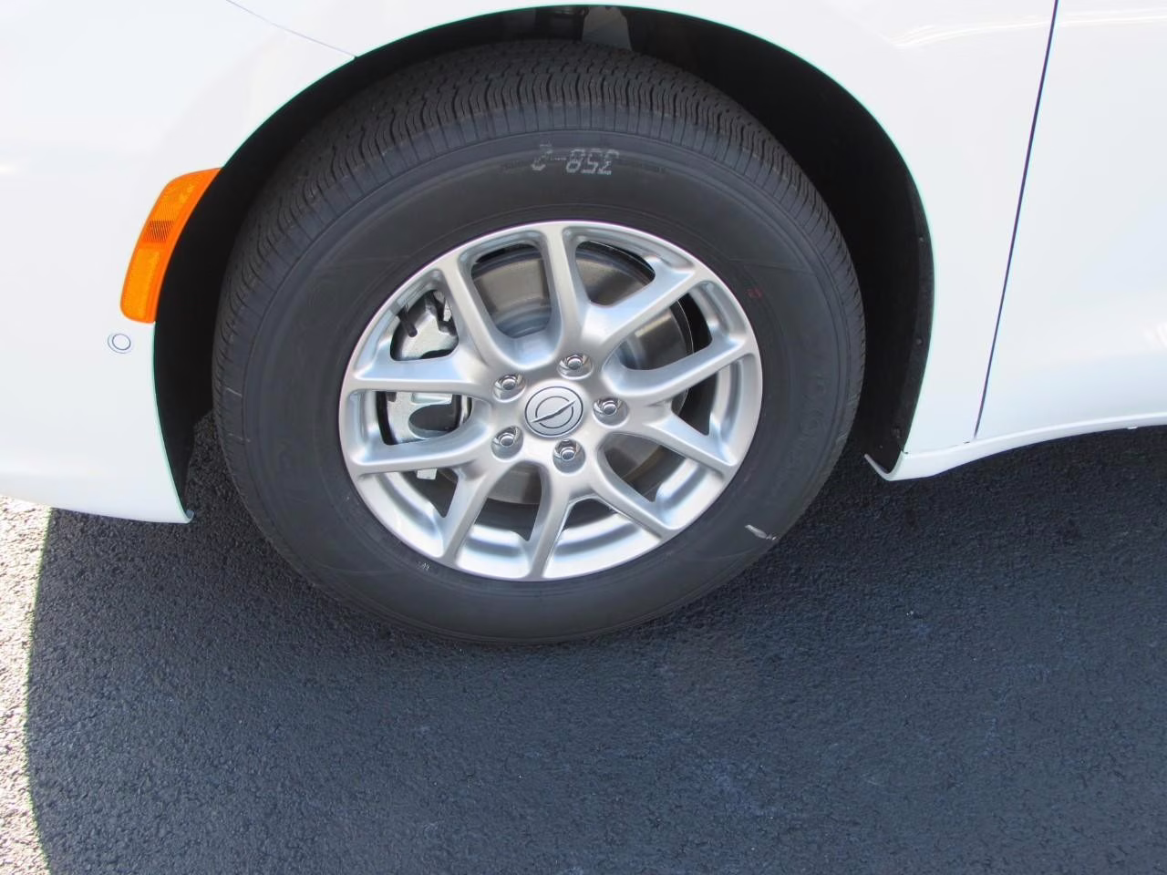 2026 Bright White Clearcoat Chrysler Pacifica Select FWD Van