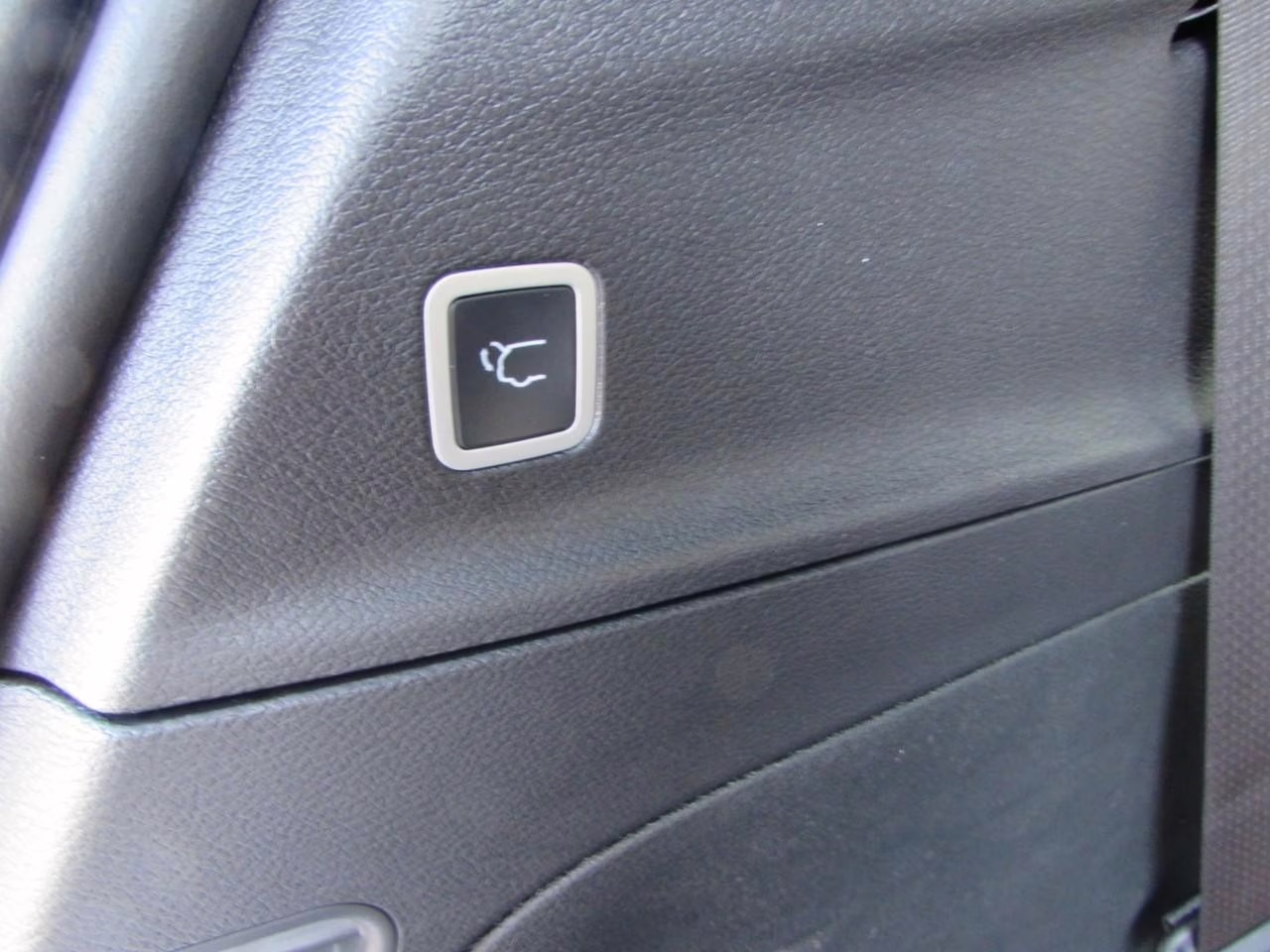 2026 Bright White Clearcoat Chrysler Pacifica Select FWD Van