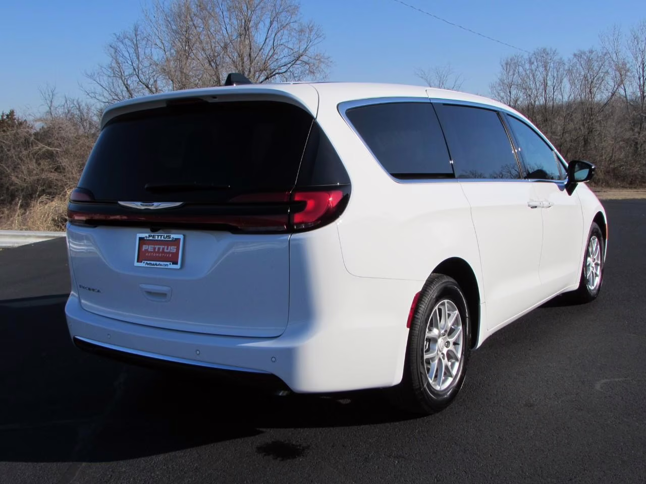 2026 Bright White Clearcoat Chrysler Pacifica Select FWD Van