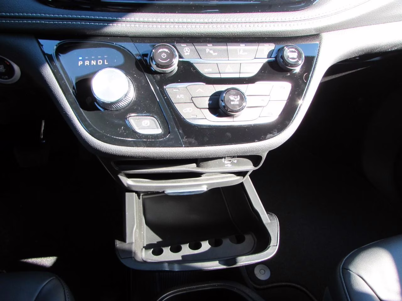 2026 Red Hot Pearlcoat Chrysler Pacifica Select FWD Van