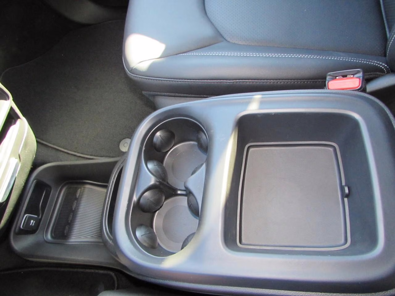 2026 Red Hot Pearlcoat Chrysler Pacifica Select FWD Van