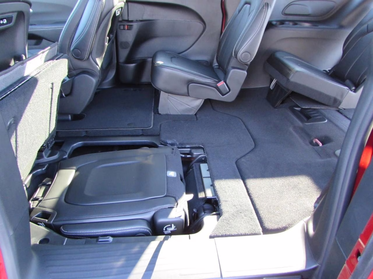 2026 Red Hot Pearlcoat Chrysler Pacifica Select FWD Van