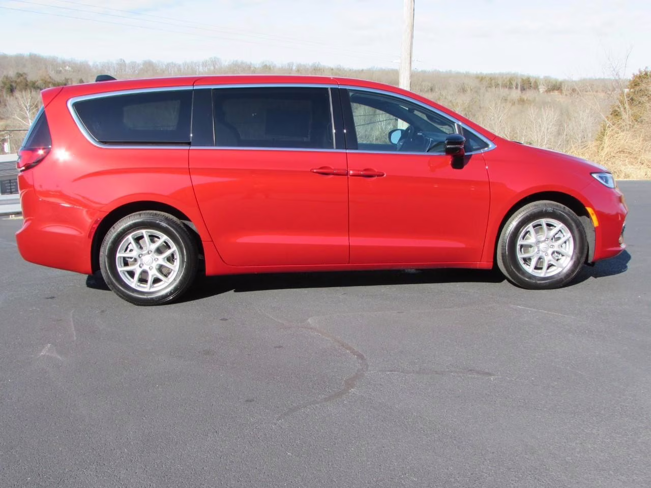 2026 Red Hot Pearlcoat Chrysler Pacifica Select FWD Van