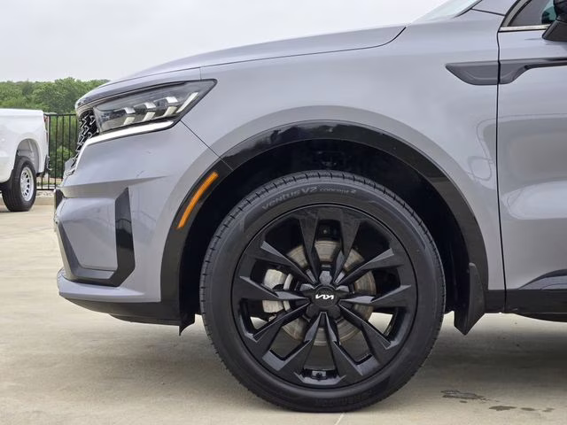 2022 Everlasting Silver Kia Sorento SX AWD SUV