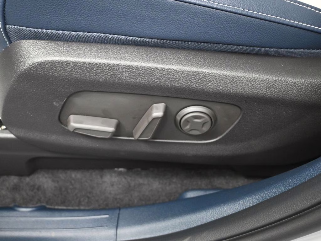 2026 Ceramic Silver Kia Carnival Hybrid SX Prestige FWD Van