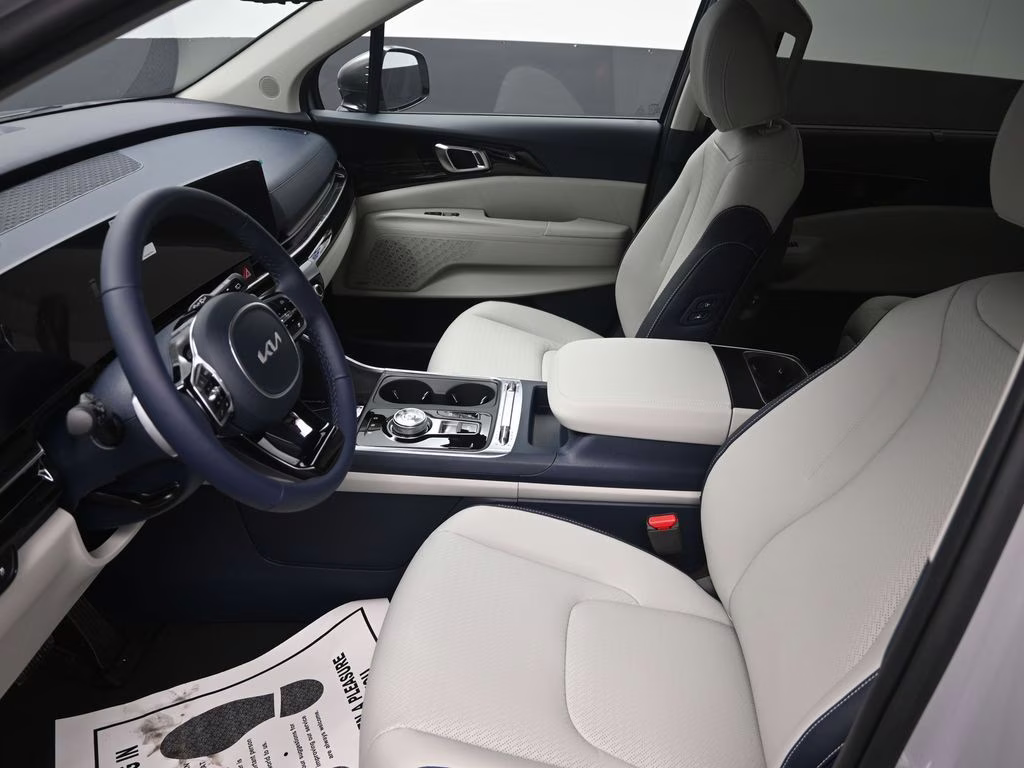 2026 Ceramic Silver Kia Carnival Hybrid SX Prestige FWD Van