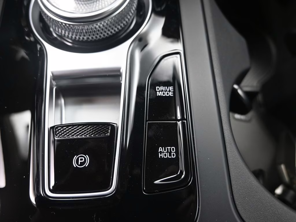 2026 Ceramic Silver Kia Carnival Hybrid SX Prestige FWD Van