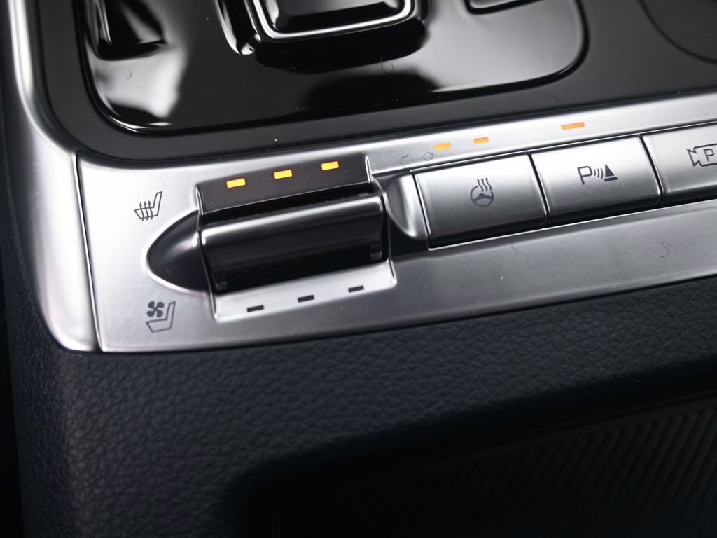 2026 Ceramic Silver Kia Carnival Hybrid SX Prestige FWD Van