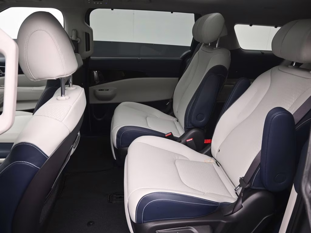 2026 Ceramic Silver Kia Carnival Hybrid SX Prestige FWD Van