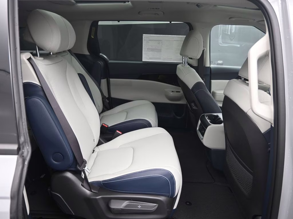 2026 Ceramic Silver Kia Carnival Hybrid SX Prestige FWD Van