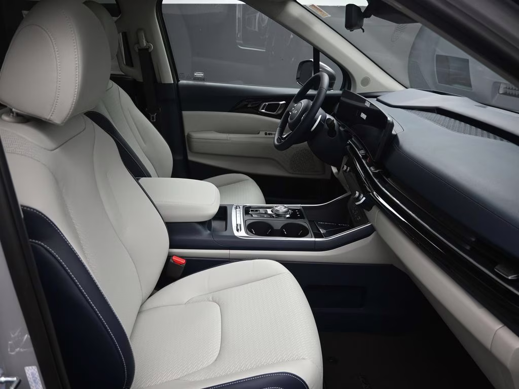 2026 Ceramic Silver Kia Carnival Hybrid SX Prestige FWD Van