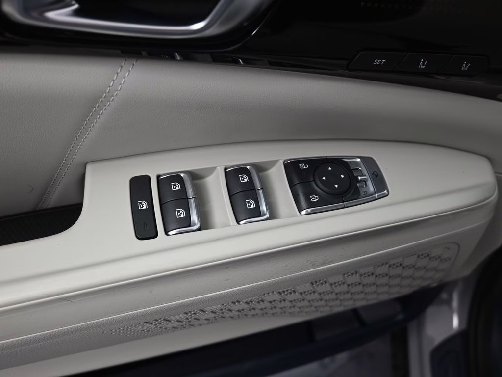 2026 Ceramic Silver Kia Carnival Hybrid SX Prestige FWD Van