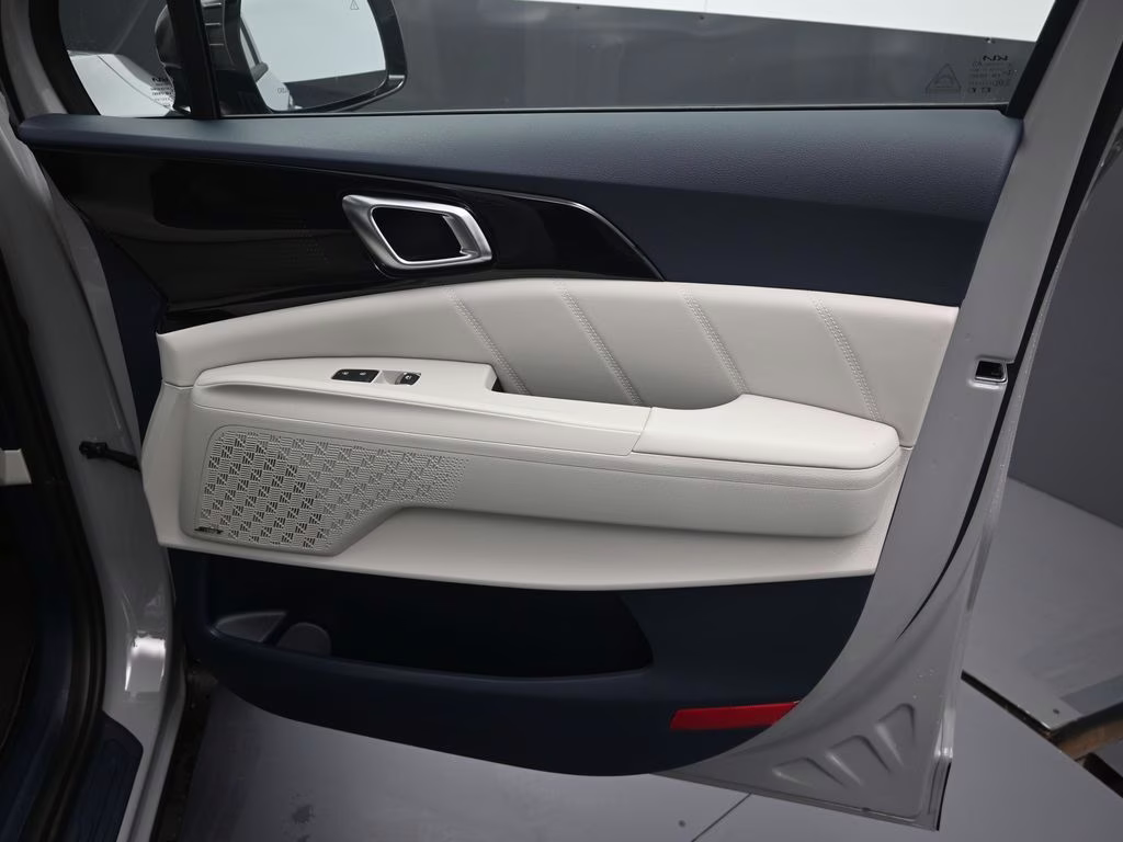 2026 Ceramic Silver Kia Carnival Hybrid SX Prestige FWD Van