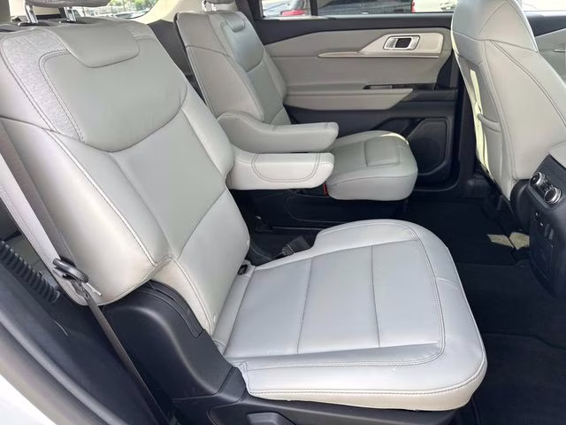 2026 White Metallic Ford Explorer Active RWD SUV