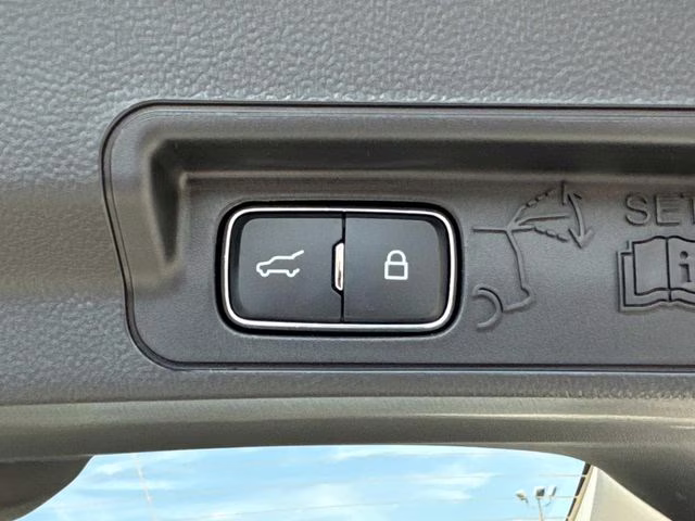 2026 White Metallic Ford Explorer Active RWD SUV