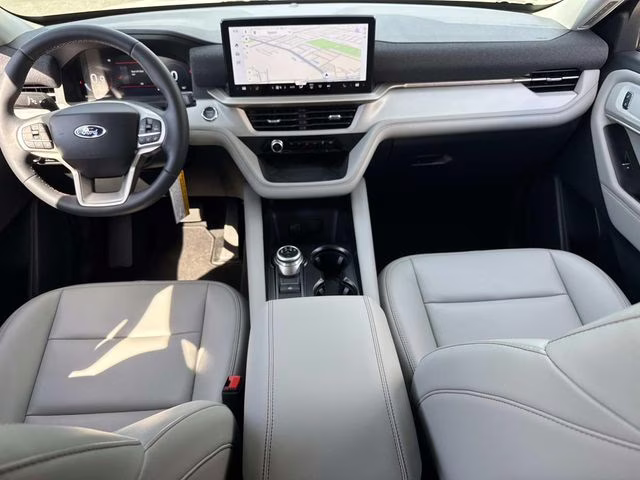 2026 White Metallic Ford Explorer Active RWD SUV
