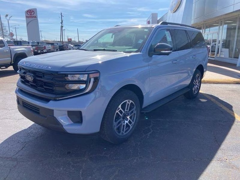 2026 Glacier Gray Metallic Tri-Coat Ford Expedition Active 4X4 SUV