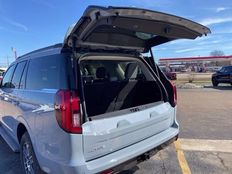 2026 Glacier Gray Metallic Tri-Coat Ford Expedition Active 4X4 SUV