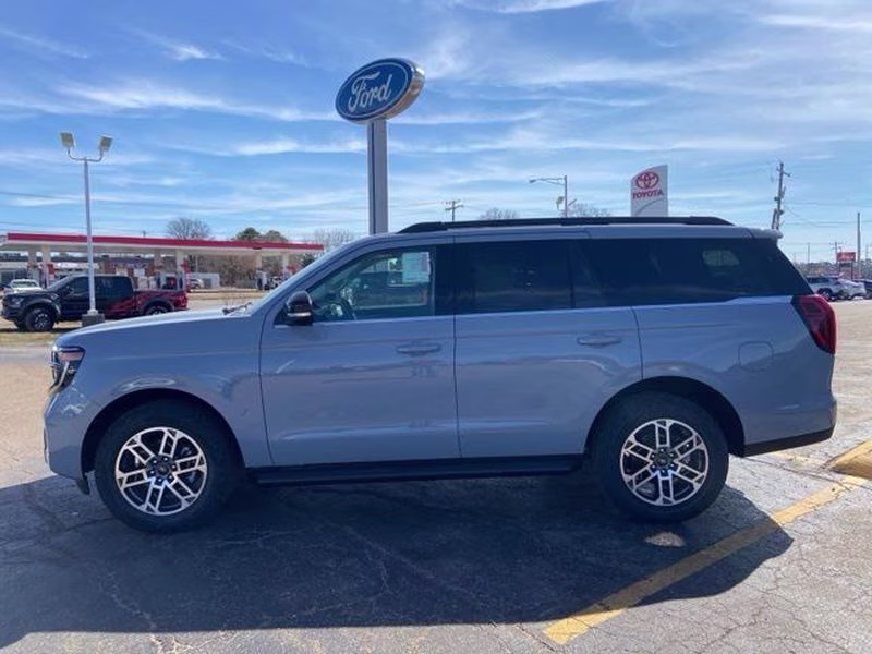 2026 Glacier Gray Metallic Tri-Coat Ford Expedition Active 4X4 SUV
