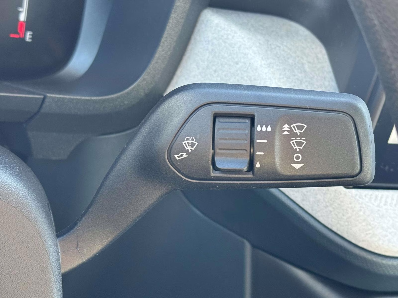 2026 Oxford White Ford Maverick XLT FWD SuperCrew FWD Truck