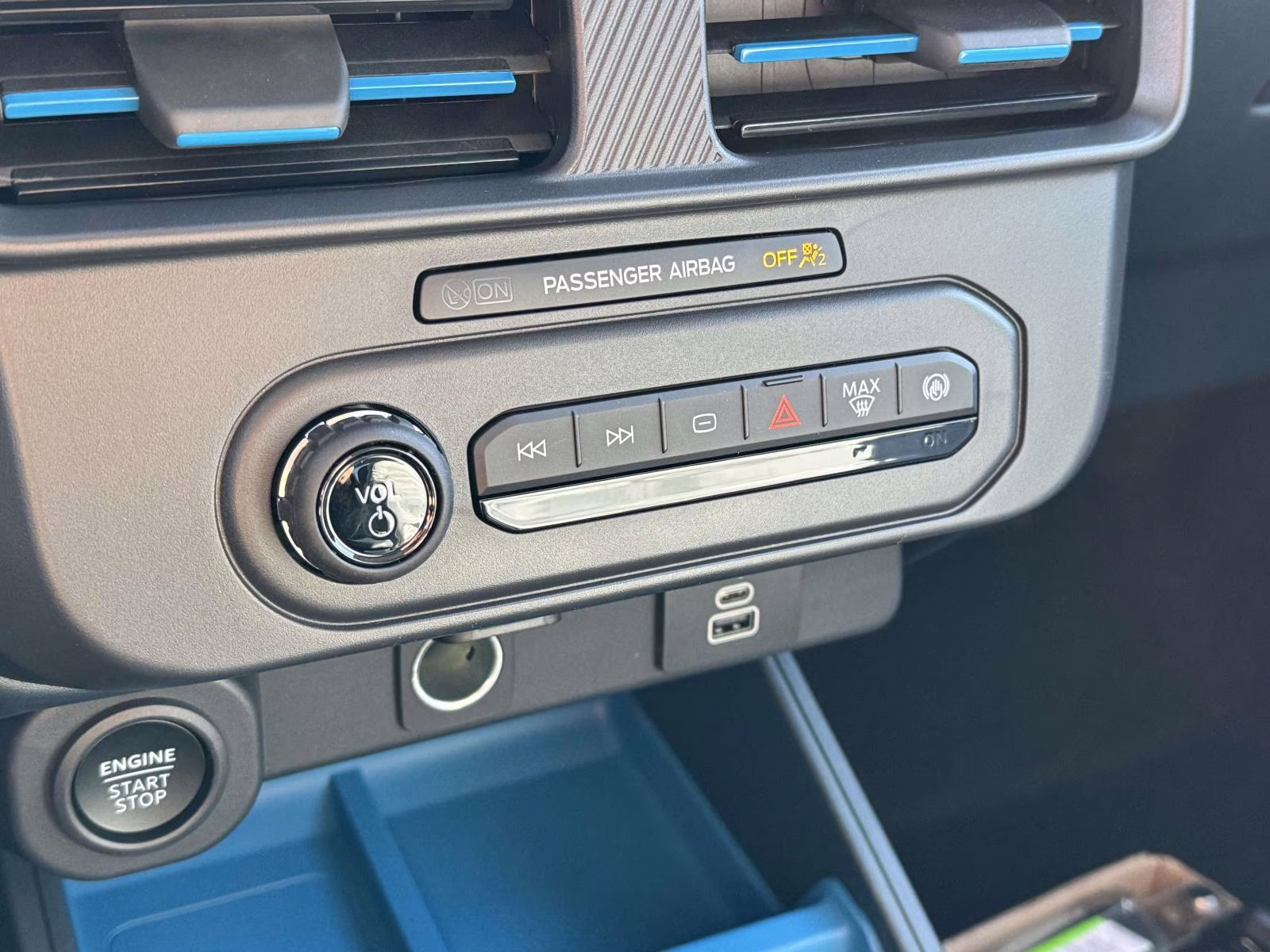 2026 Oxford White Ford Maverick XLT FWD SuperCrew FWD Truck