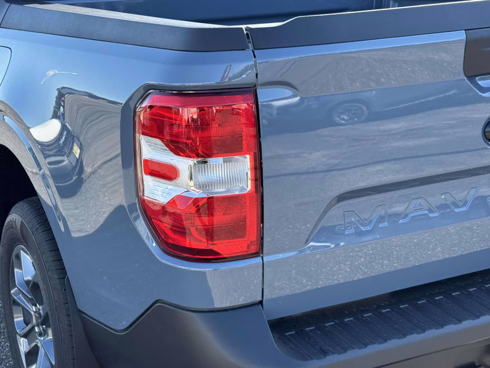 2026 Azure Gray Metallic Tri-Coat Ford Maverick XLT FWD SuperCrew FWD Truck