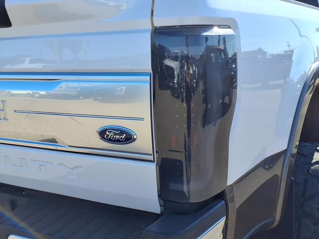 2017 White Platinum Ford Super Duty F-250 SRW King Ranch 4X4 Truck