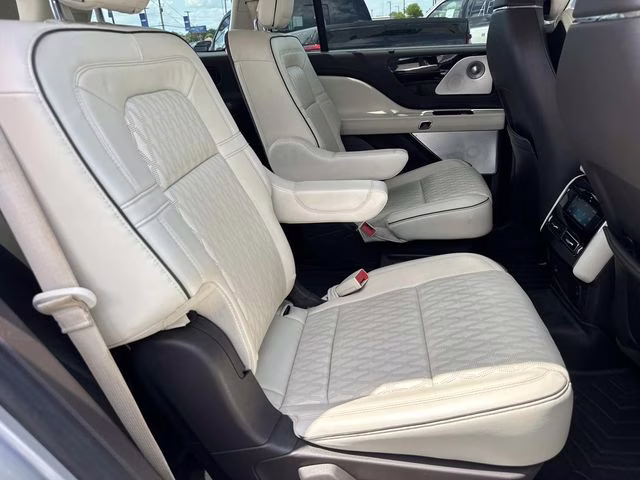 2020 Radiance Metallic Lincoln Aviator Black Label AWD SUV