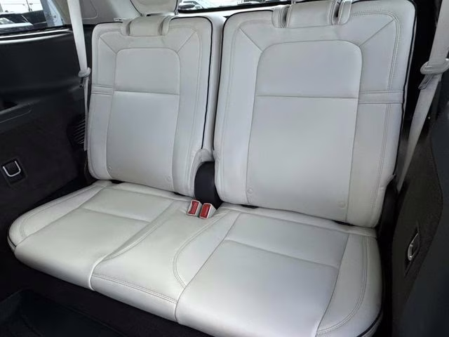 2020 Radiance Metallic Lincoln Aviator Black Label AWD SUV