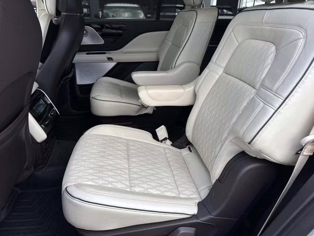 2020 Radiance Metallic Lincoln Aviator Black Label AWD SUV