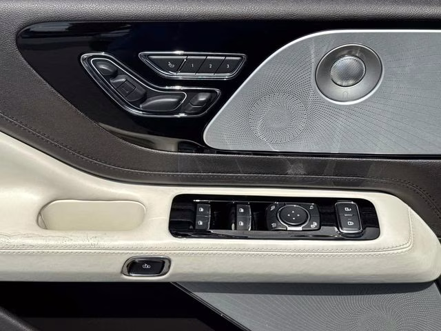 2020 Radiance Metallic Lincoln Aviator Black Label AWD SUV