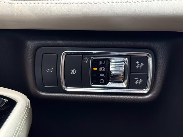 2020 Radiance Metallic Lincoln Aviator Black Label AWD SUV