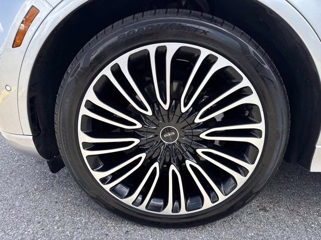 2020 Radiance Metallic Lincoln Aviator Black Label AWD SUV