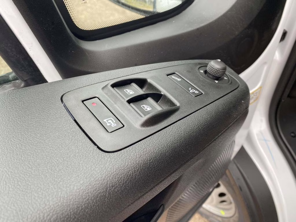 2026 Bright White Clearcoat Ram ProMaster 1500 Low Roof FWD Van