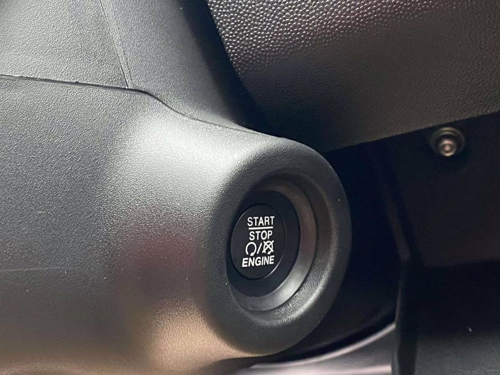 2026 Bright White Clearcoat Ram ProMaster 1500 Low Roof FWD Van