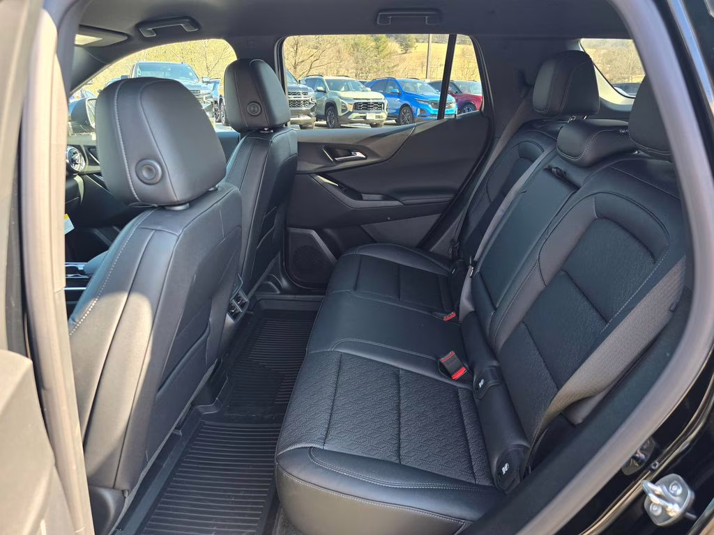 2026 Mosaic Black Metallic Chevrolet Equinox LT FWD SUV