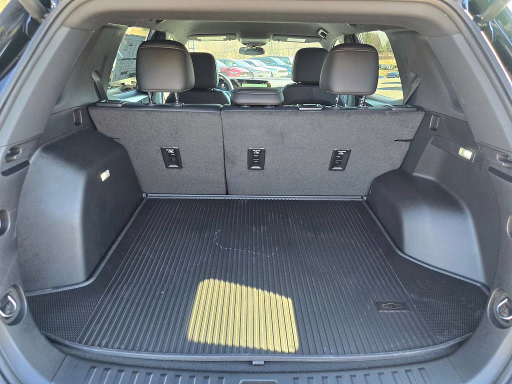 2026 Mosaic Black Metallic Chevrolet Equinox LT FWD SUV